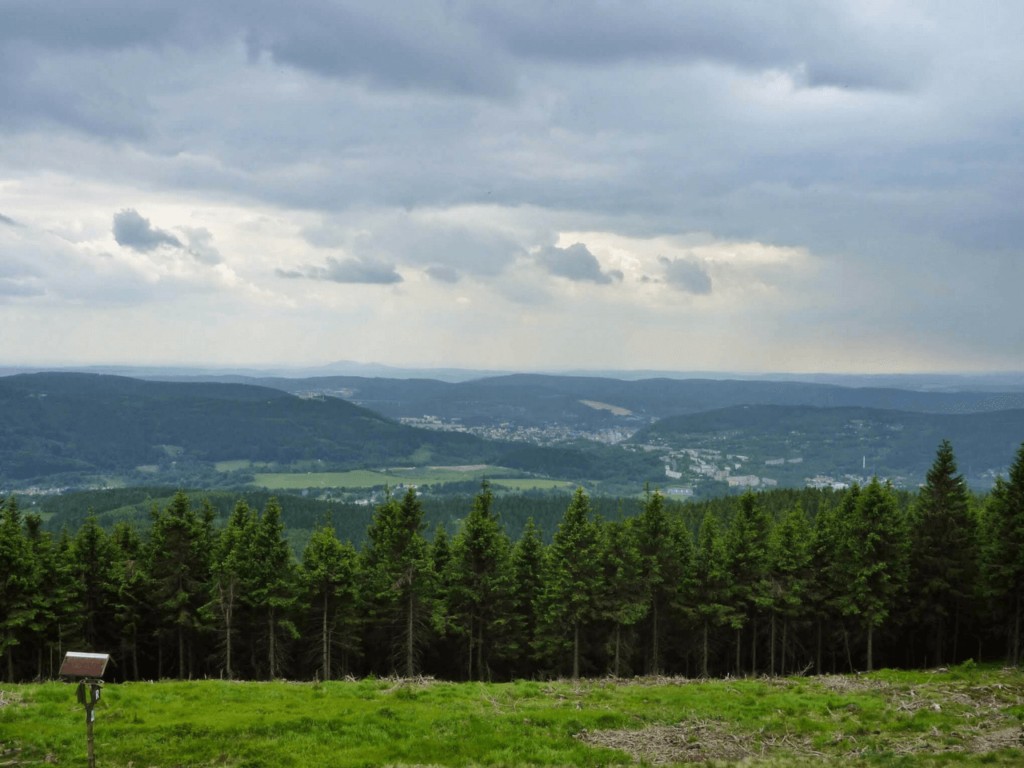 Ausblick Großer Beerberg auf den Thüringer Wald
